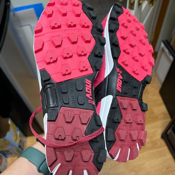 Inov8 Roclite 290 Women’s Running Shoes, Size 9.5- NWOT - Picture 7 of 8
